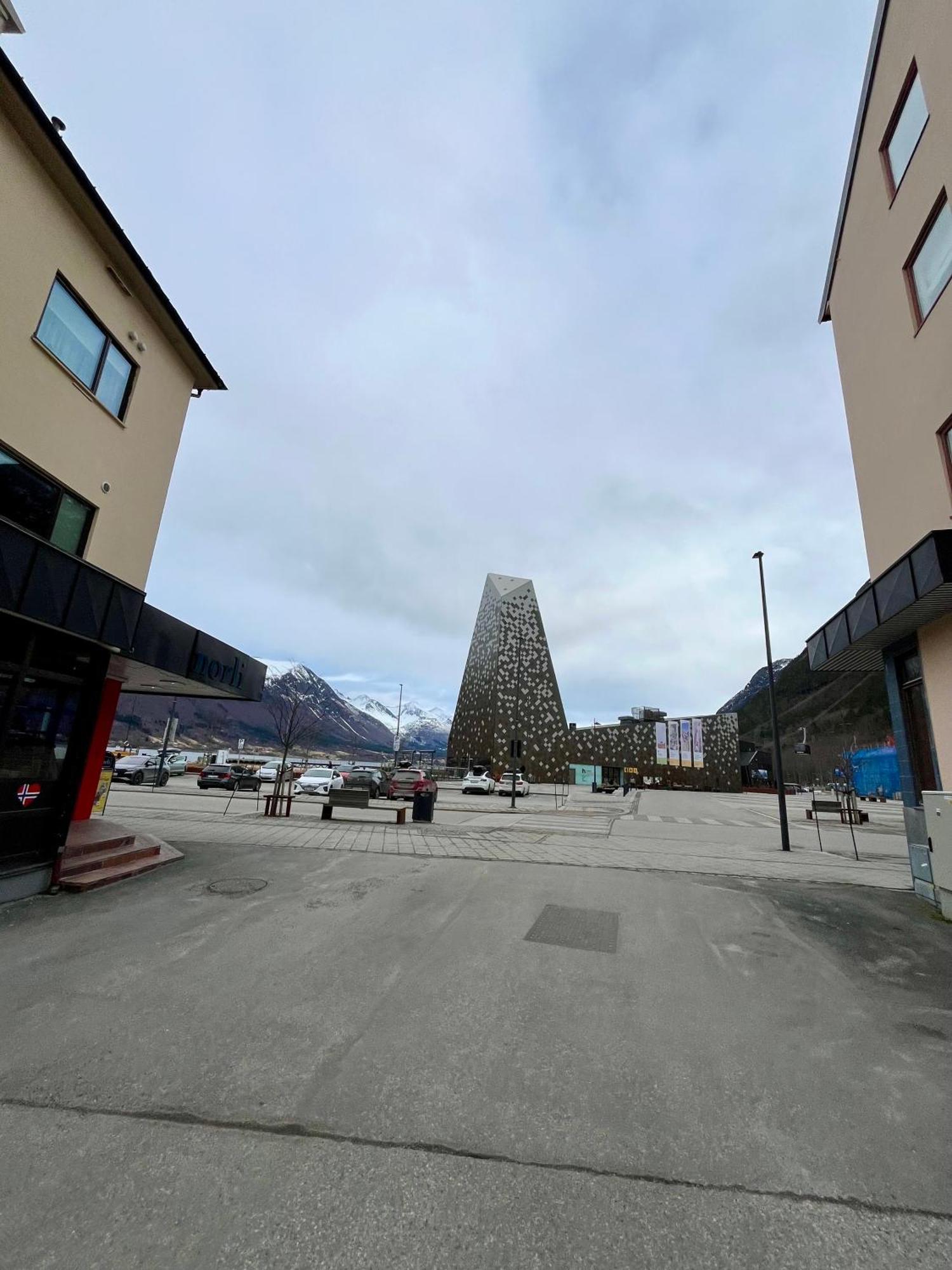 Apartment In The Heart Of Åndalsnes Eksteriør billede